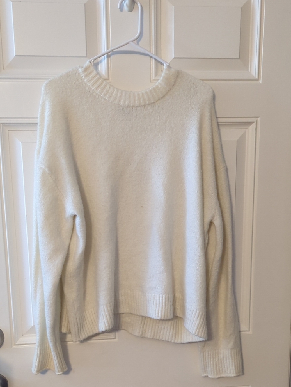 American Eagle Outfitters Cream Crewneck Sweater